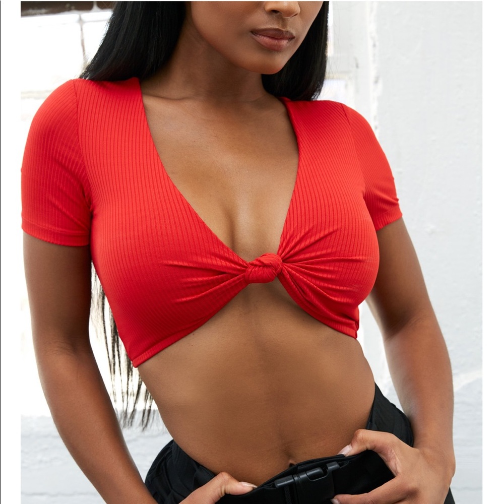 OH POLLY Knotty Girl Crop Top